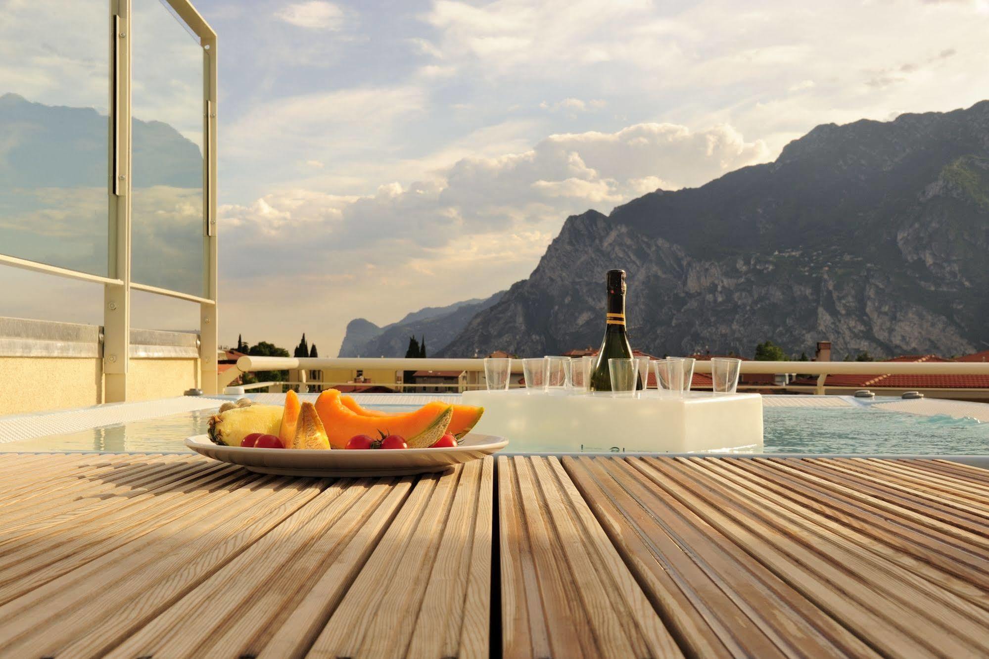 Eco Hotel Bonapace Torbole Sul Garda Εξωτερικό φωτογραφία